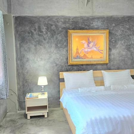 Captain Joe Cafe & Hostel Hua Hin Bagian luar foto