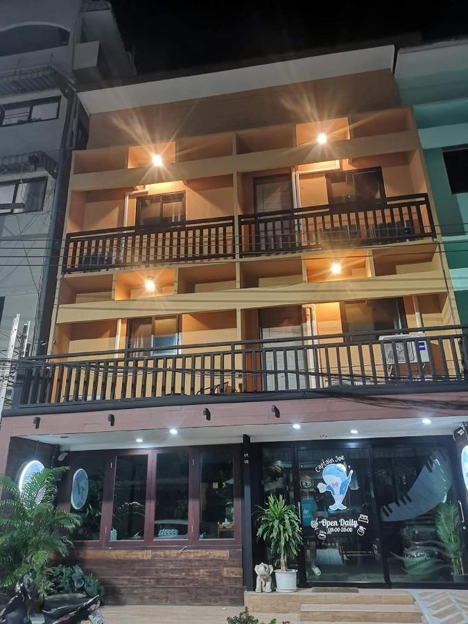 Captain Joe Cafe & Hostel Hua Hin Bagian luar foto
