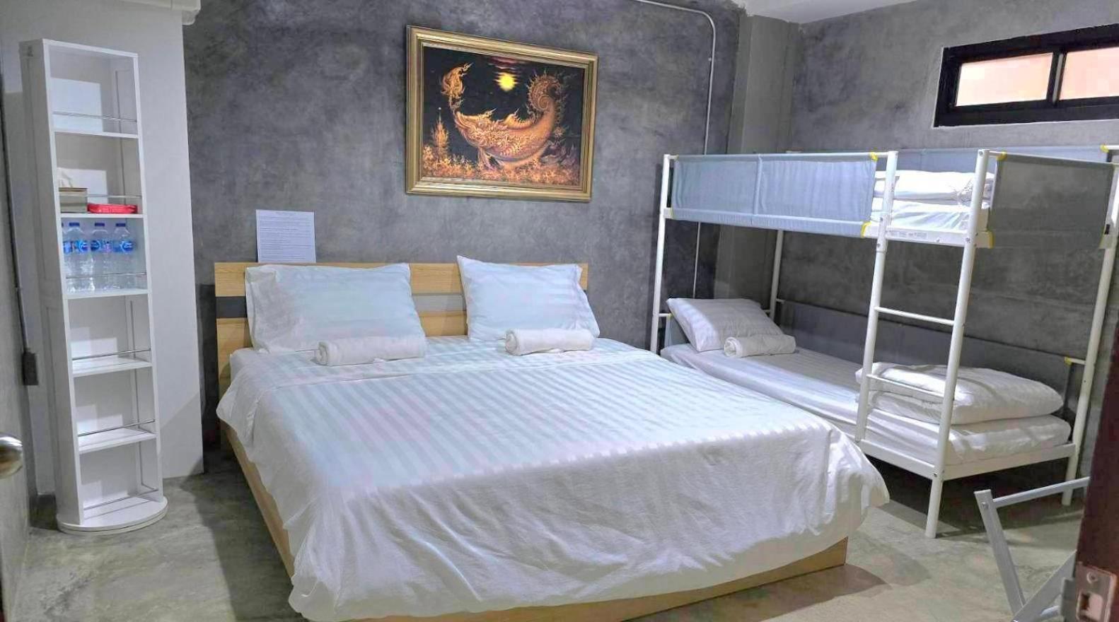 Captain Joe Cafe & Hostel Hua Hin Bagian luar foto