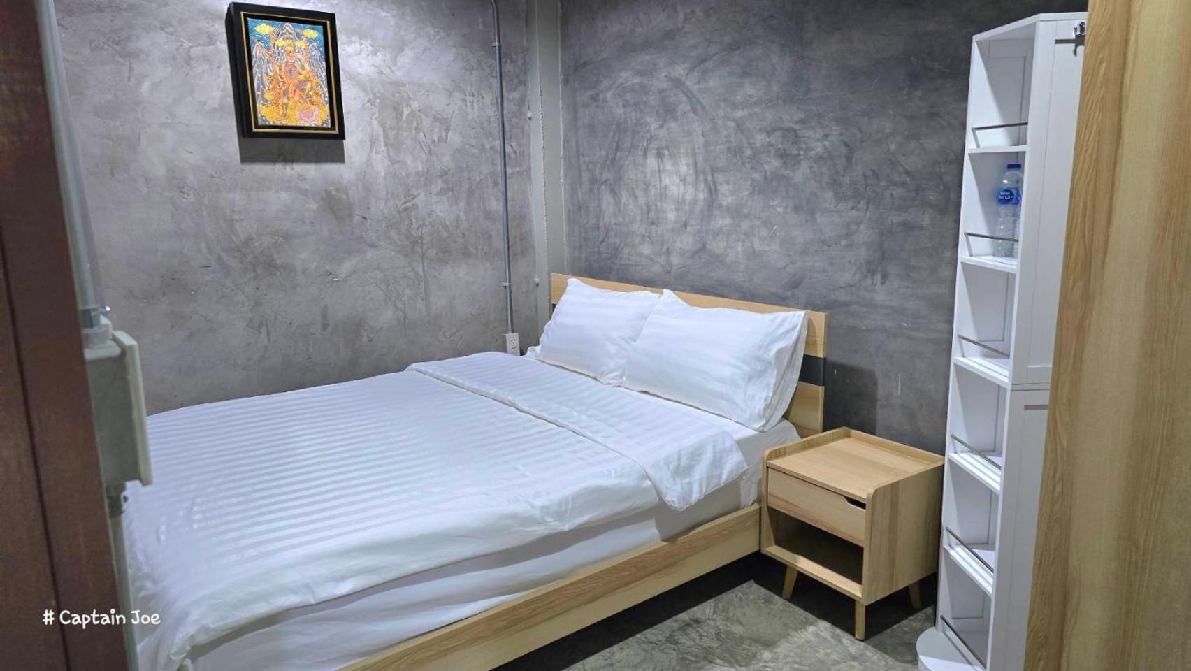 Captain Joe Cafe & Hostel Hua Hin Bagian luar foto
